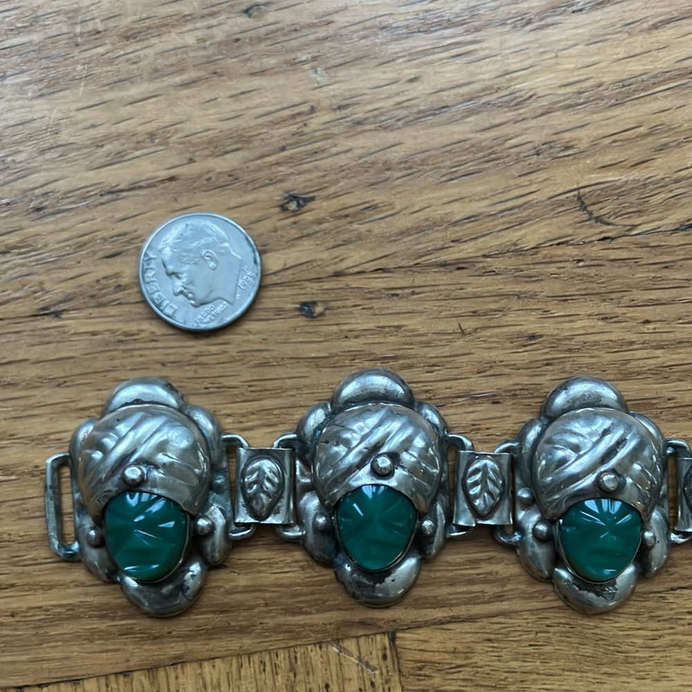 Unique MCM Mexico Silver and Green Carved Mask & Headdress Bracelet - Picture 13 of 13